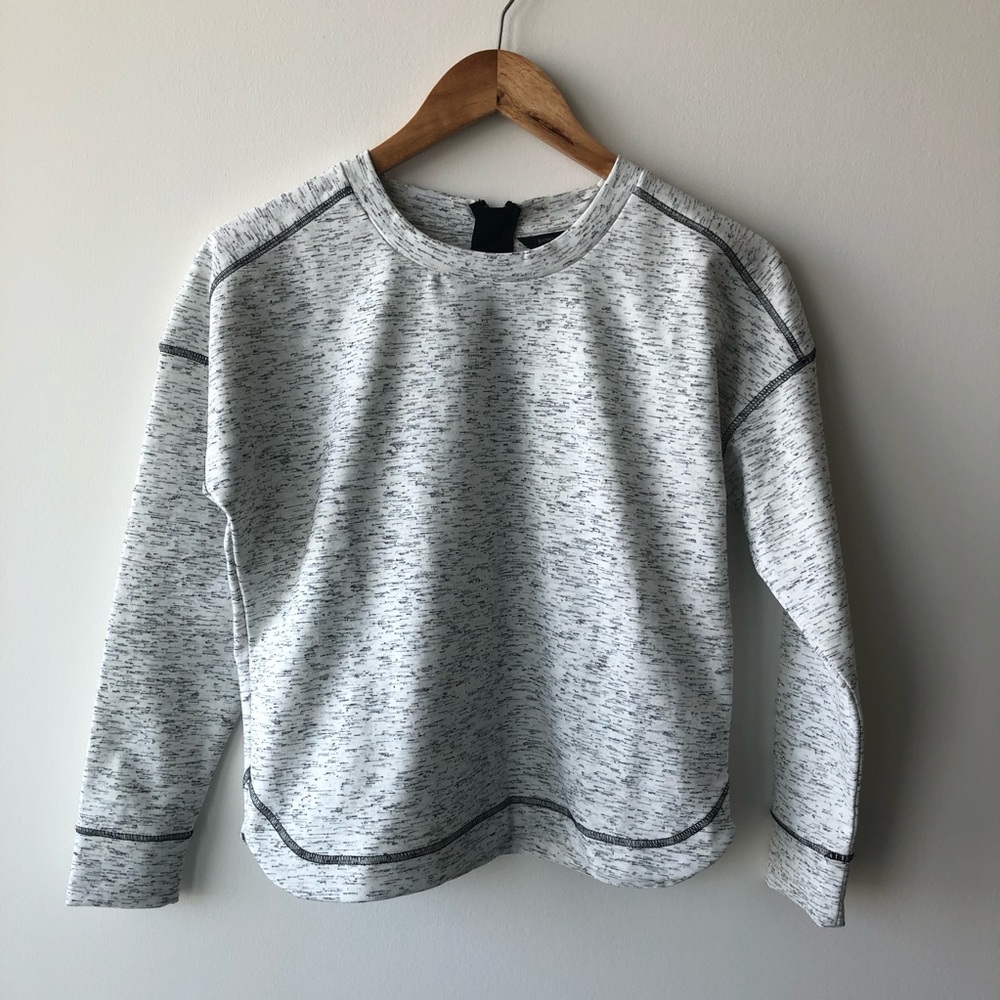 Banana Republic Heather White/Black Crew Neck
